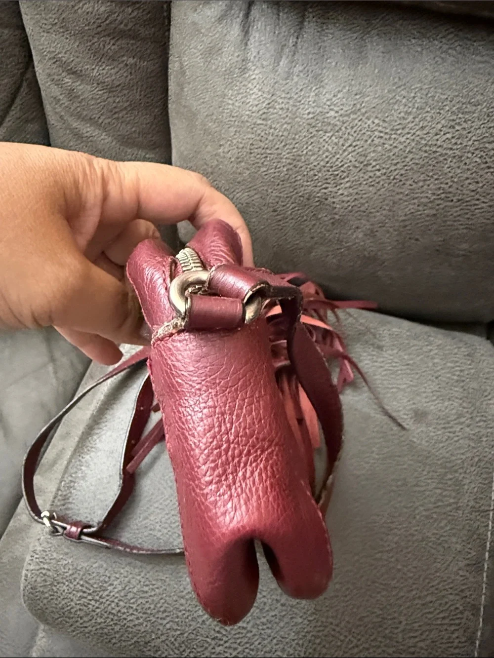 Gucci Berry Red Soho Studded Leather Crossbody Bag with Tassel - Picture 5 of 8